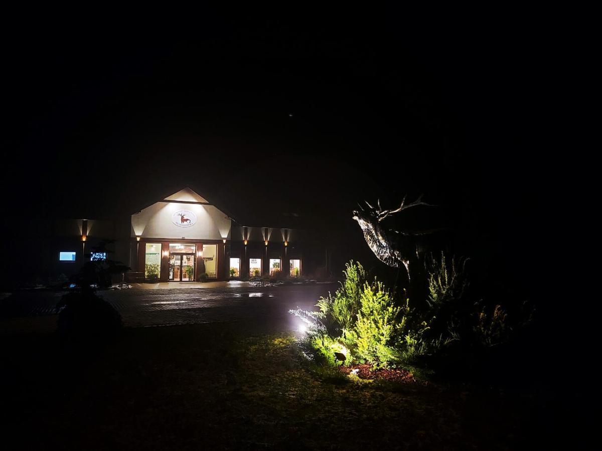 Pensjonat I Restauracja Hubertowka 米利奇 外观 照片
